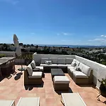 Bright 3 Bedroom Townhouse With Stunning Views
