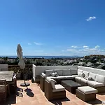 Bright 3 Bedroom Townhouse With Stunning Views
