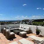 Bright 3 Bedroom Townhouse With Stunning Views