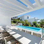 Luxury Holiday Villa With Heated Pool Open Sea Views