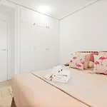 Beautiful Renovated Apartment With Pool Rdr477