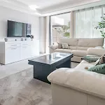 Inf42P - Modern City Apartment Near The Beach