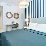 Bright 2-Bedroom Apartment With A Terrace And Pool