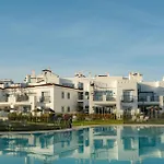 Serene Hideaway, Luxurious 2-Bedroom Penthouse Apartment In The Exclusive Paraiso Pueblo