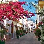Exceptional Beachfront Complex With Pool In Costalita, Estepona