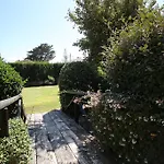 Jardines De Nueva Galera Bajo