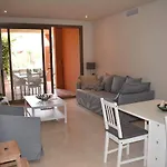 2256-Stunning Groundfloor In Luxury Complex!