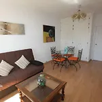 Apartamento Amueblado Estepona-Marbella Un Dormitorio, 2 Camas, Sofa Cama Salon, A 1 Km Playa, Cortas Temporadas.