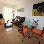 Apartamento Amueblado Estepona-Marbella Un Dormitorio, 2 Camas, Sofa Cama Salon, A 1 Km Playa, Cortas Temporadas.
