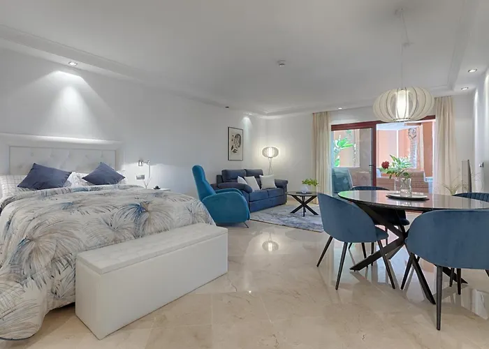 Studio Private Wing Estepona