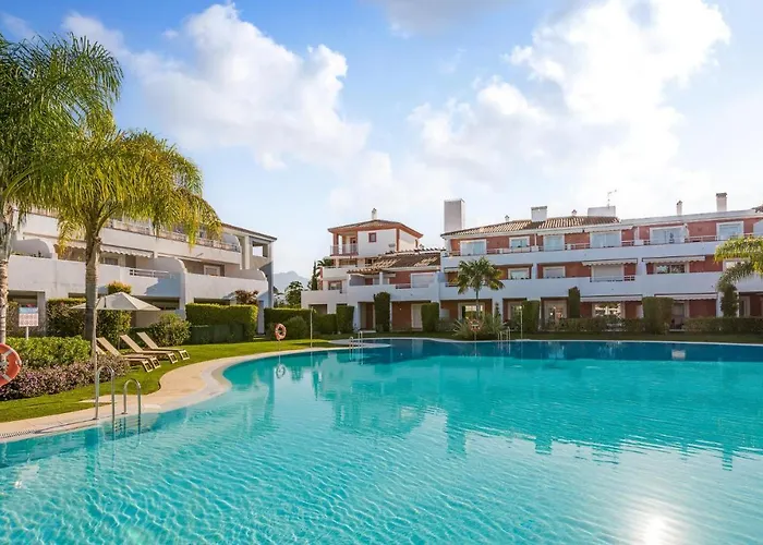 Stunning Apartment In Estepona With Wifi