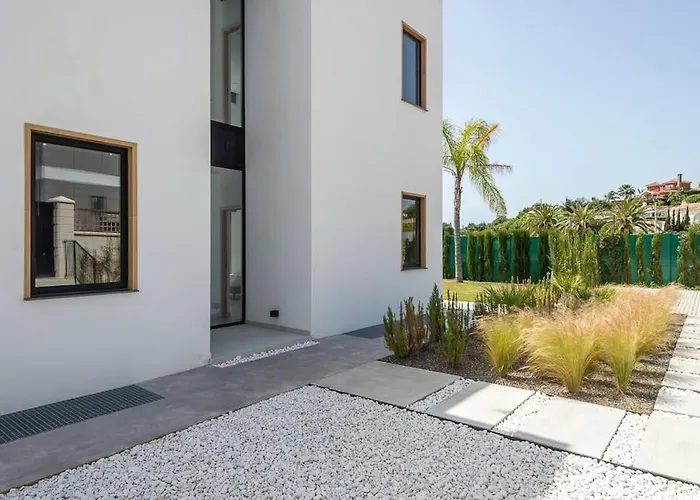 Casa Innes: Entire 5 Bed Modern Villa. Pool. Valle Romano