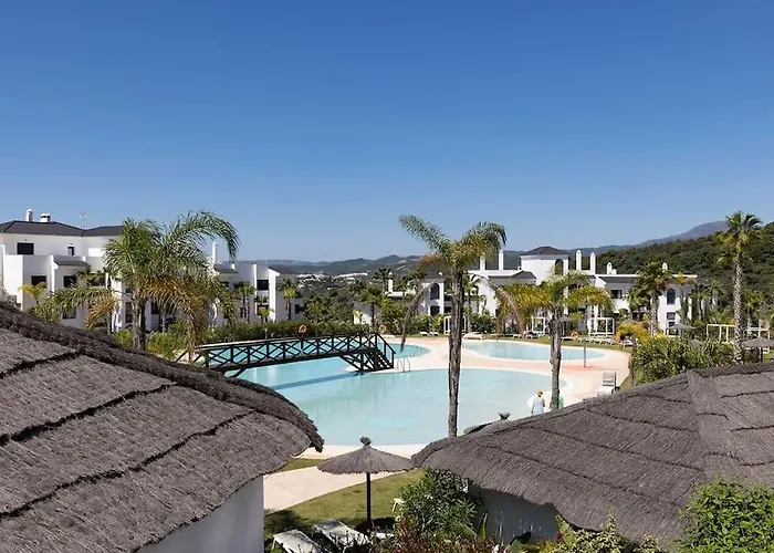 2 Bed Apartment At Estepona Hills With Great Sea Views!