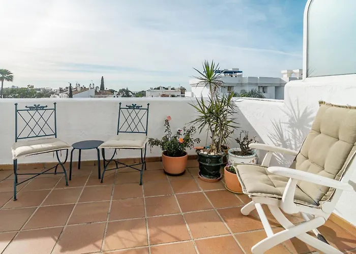 Andalusian Elegance Apartment In El Paraiso With 360 Views Over Sea And Mountains