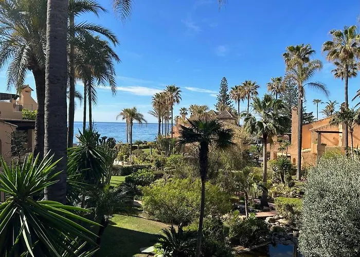 Lovely 2 Bed Alcazaba Beach House By Sea Rdr296