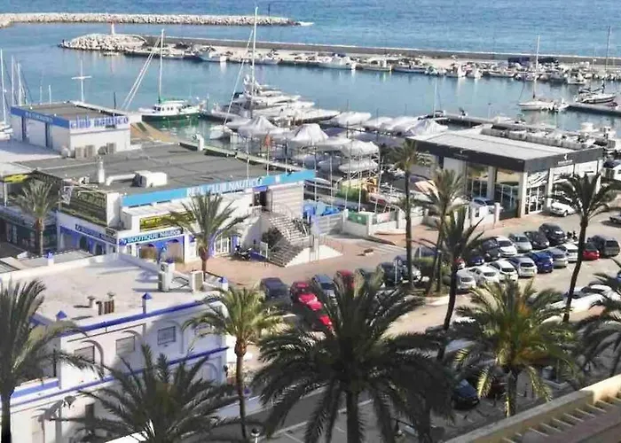 Estepona Puerto Ideal Location