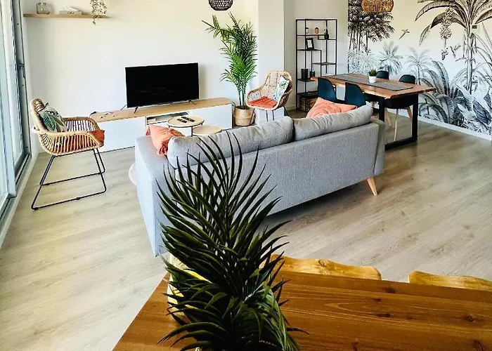 Serenity Views Appartement Lumineux Avec Terrasse, Nature Et Piscine