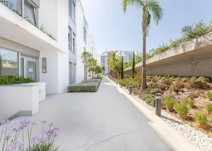 Stunning 2 Bedroom Ground Floor Le Mirage Rdr339