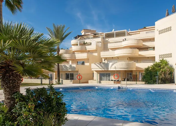 Right On The Beach - 4Br Seaview