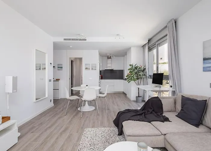 Stylish 3 Bedroom Le Mirage Close To Beach Rdr317