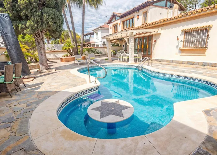 Villa Luna- Pool With Jacuzzi By The Beach