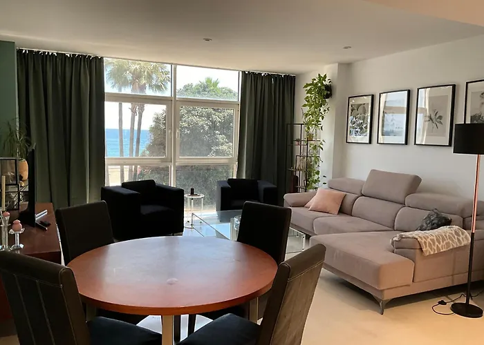 First Line Sea Apartment By Oliva