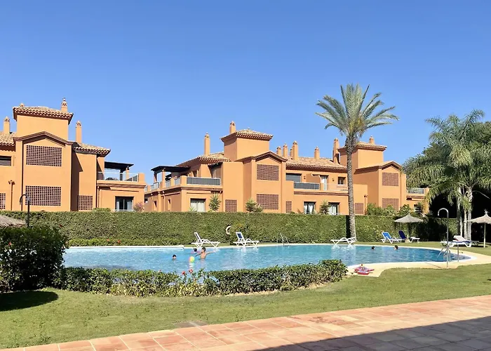 Luxury 2-Bed Apt In Benatalaya