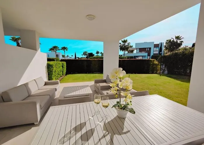 Luxury Golf & Private Garden