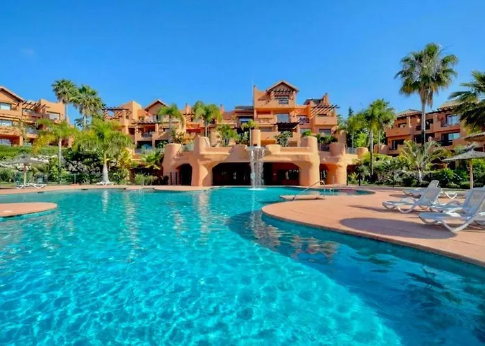 Seaview Penthouse In New Golden Mile