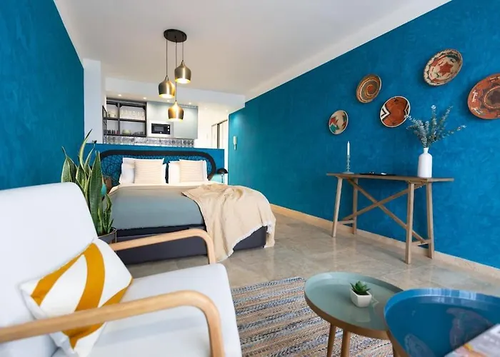 New Design Studio Apartment On The Beach