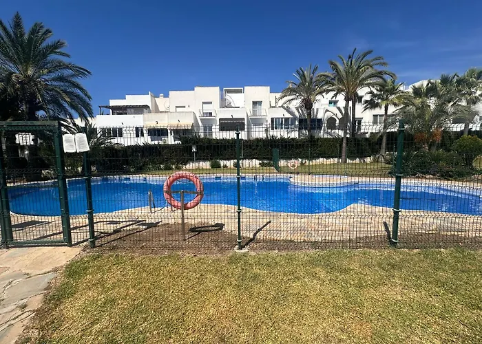 Apartamento Con Piscina En La Costa Del Sol