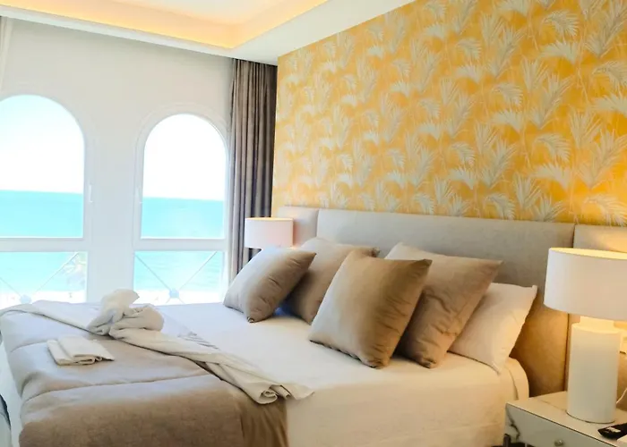 Spectacular Frontbeach Apartment Old Town La Rada Beach