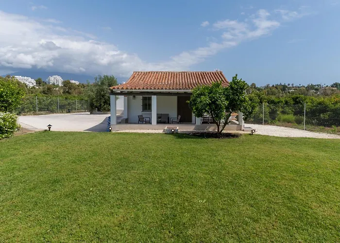 Casa De Los Aguacates Entre Marbella, Estepona Y Benahavis