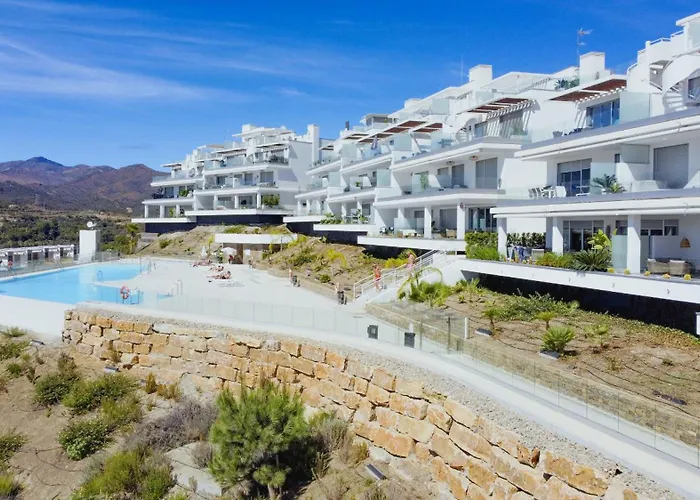Oceana Views - 2 Bedroom Apartment