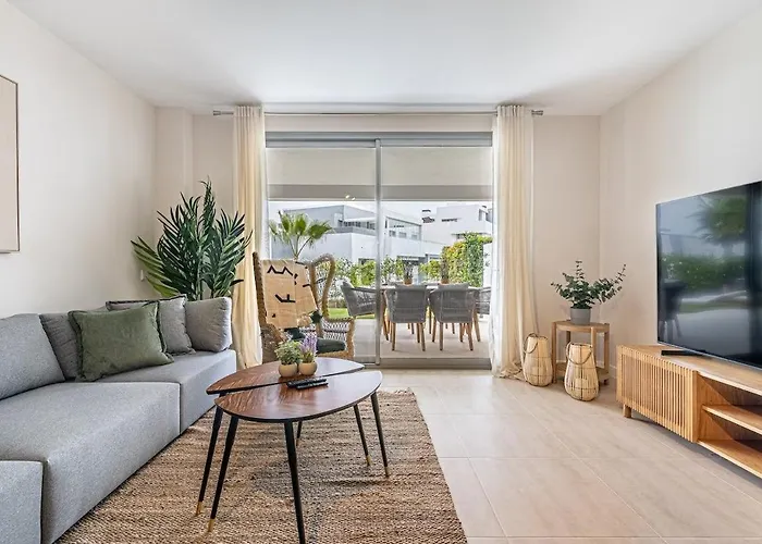 Vanian Gardens - 3Br With Garden