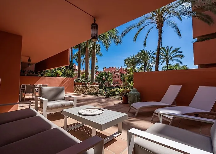 Precioso Apartamento De Planta Baja En Las Salinas, Estepona