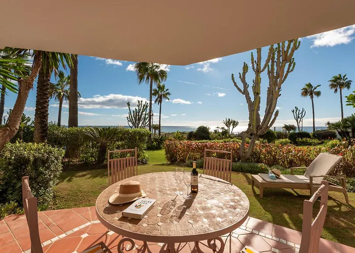 Afrodite Apartment - Frontline Beach
