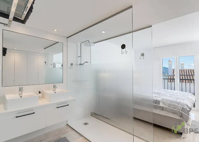 Blue Horizon Penthouse Adventure Meets Luxury 454