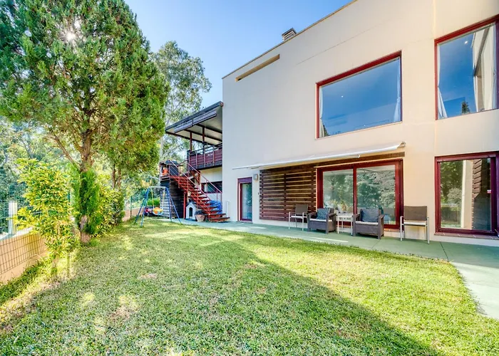 Exclusive Villa In Benahavis