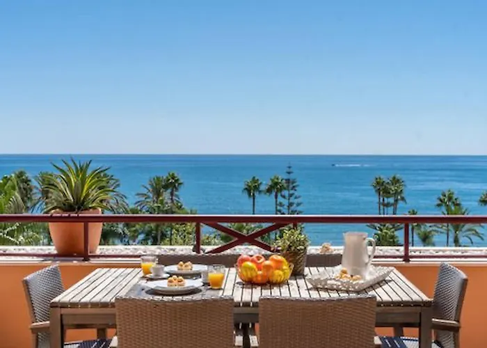 Penthouse Estepona Great Sea Views & Beach Access