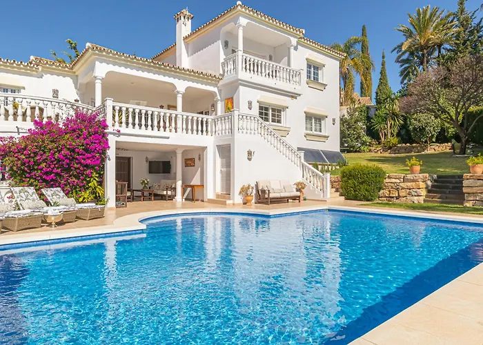 Luxury Family Escape Golf & Pool Retreat - Happy Rentals