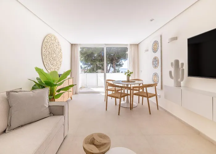 Ar4 Cosy, One-Bed With Sea Views