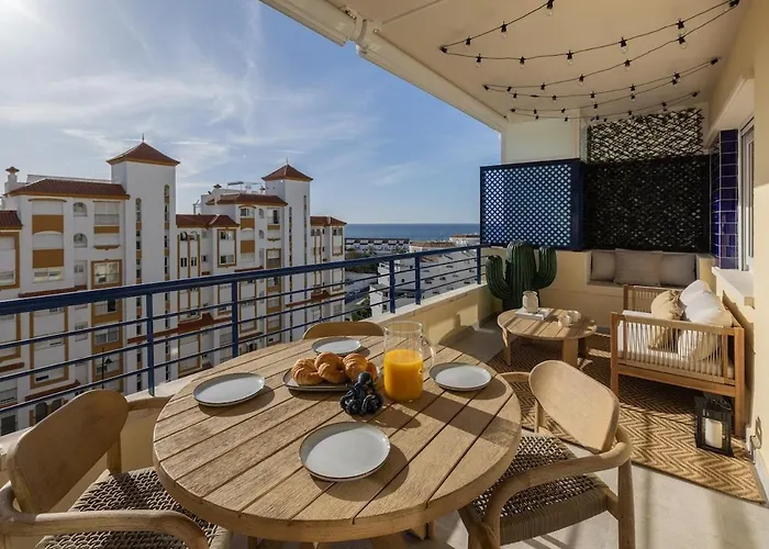 Ar20 Stunning Two-Bed With Sea Views