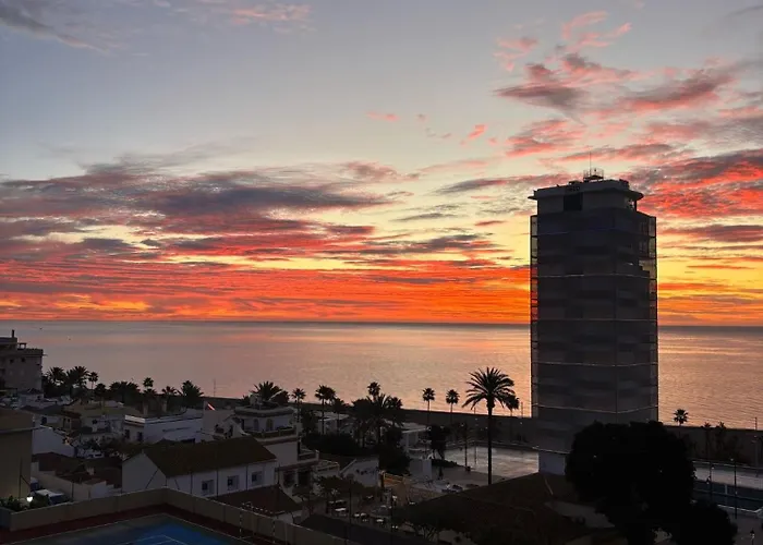 Large Three Bedroom Apartment Panoramic Sea Views