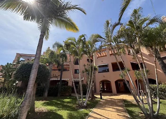 Modern 2 Bedroom Apartment - Hacienda Del Sol