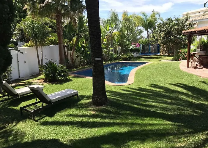 Villa With Heated Pool And Jacuzzi Close To Puerto Banus And Beach