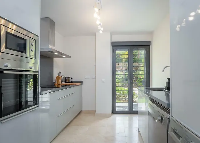 Amazing Two Bedroom Apartment In Los Flamingos, Marbella