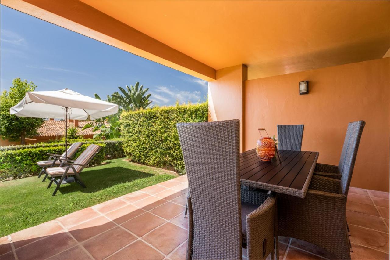 Luxury In Benatalaya Apartamento Estepona