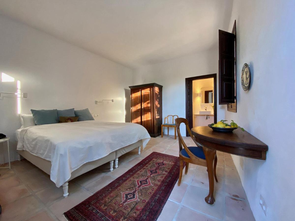 El Molino Hotel