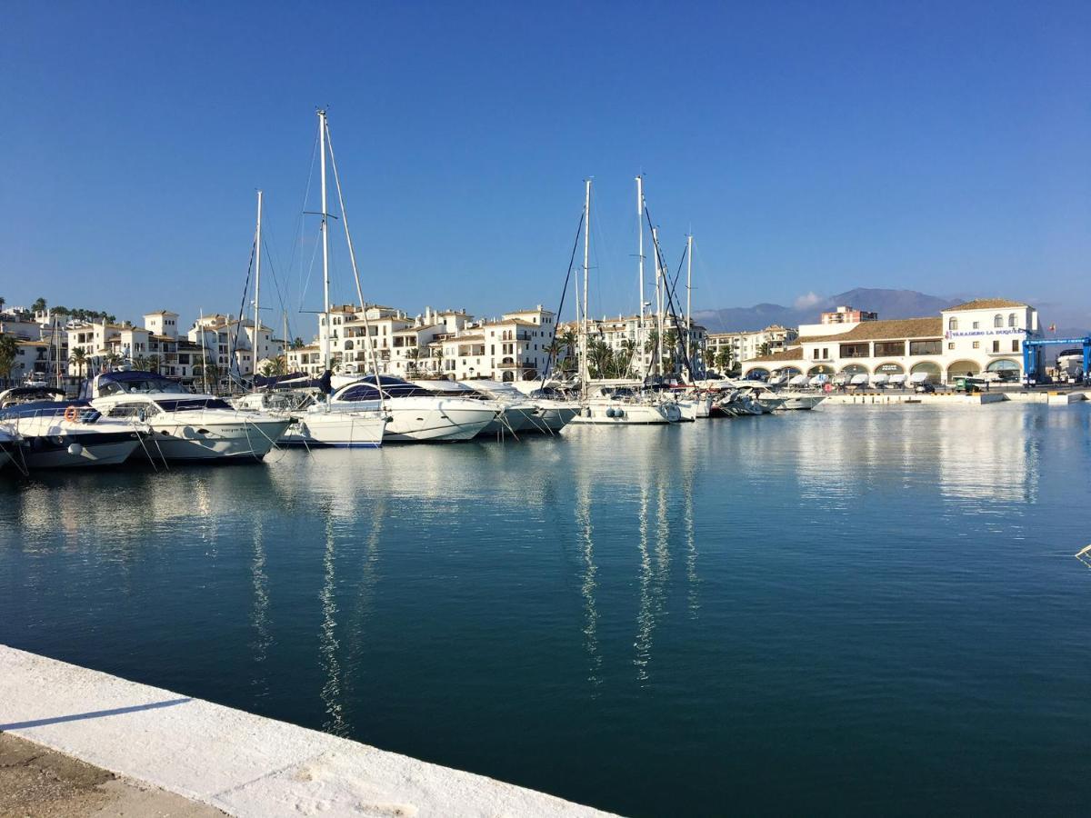 Elegant Estepona, Sea View Apartment Estepona